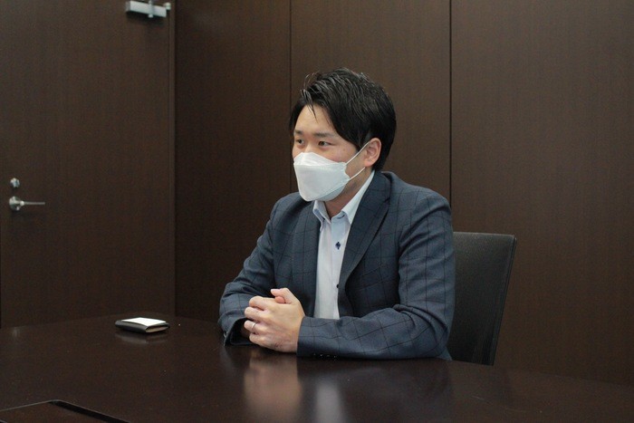 技術社員時代の経験をフォロー営業に生かして、若手にアドバイス