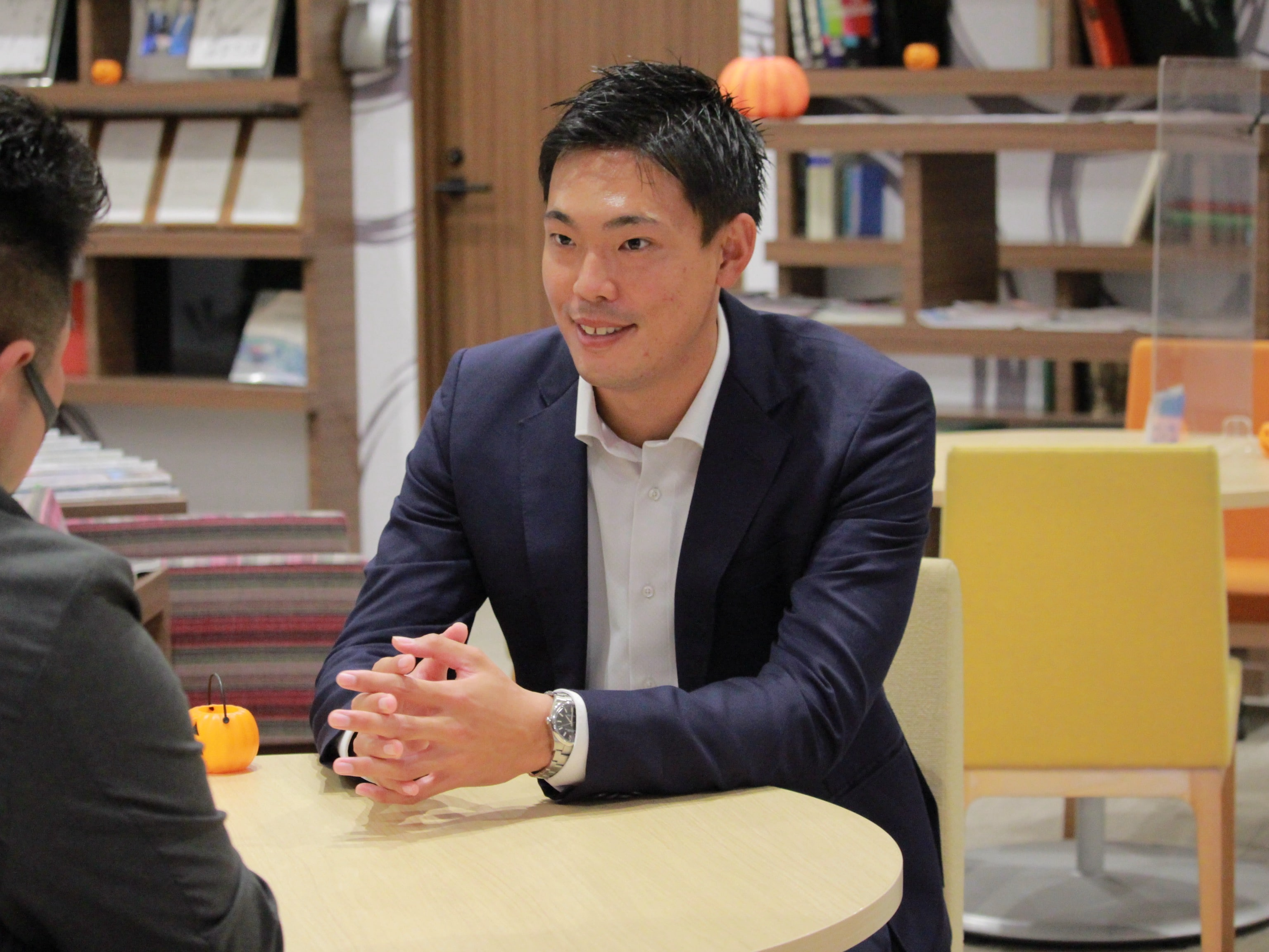 建設業界の人材派遣ミスマッチ問題を解決しながら、平均稼働率91％を実現する夢真のマッチングシステム