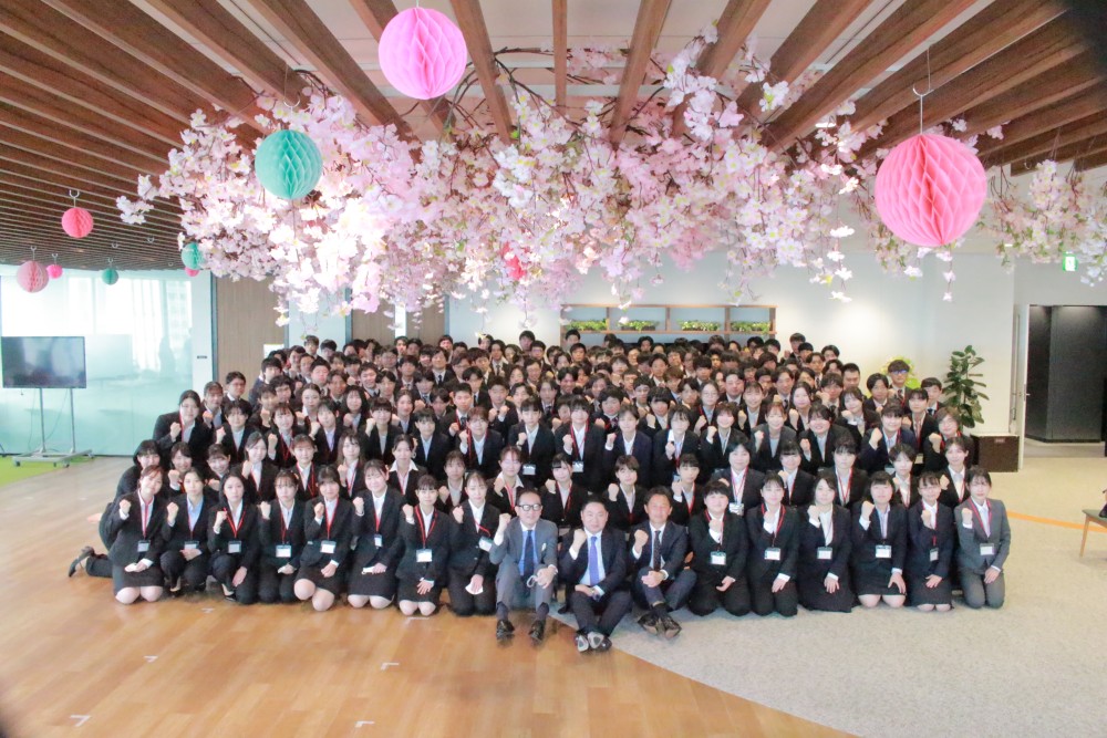 新卒社員の定着率は88％！定着する理由は夢真の新卒育成と手厚いフォロー