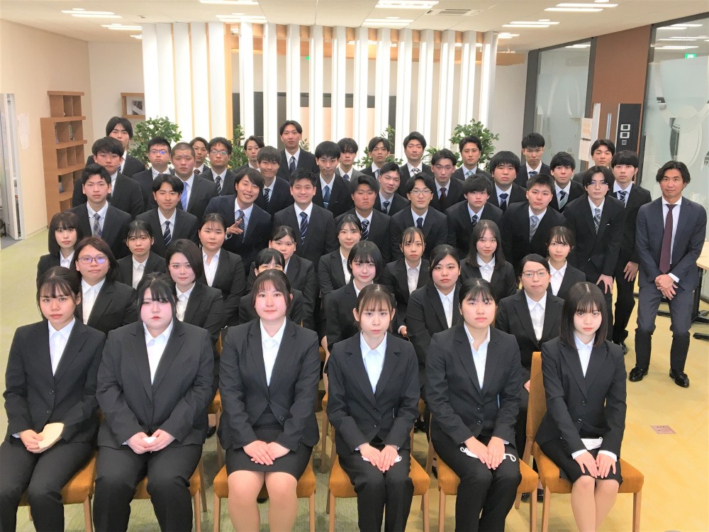 建設業2024年問題の対策はお任せください！毎年2,000名を採用し、業界最大級の技術者在籍数を誇る夢真